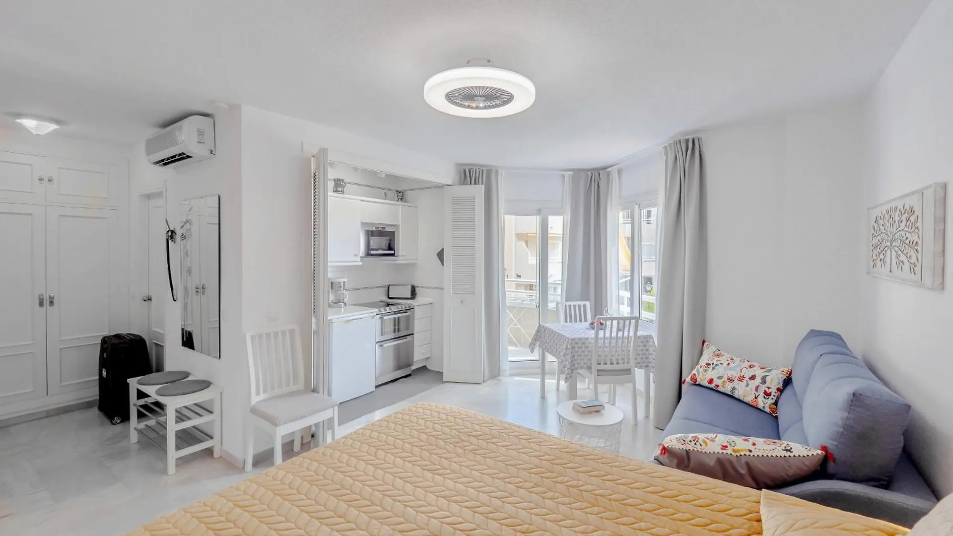 Dona Carlota Living Apartment Torremolinos