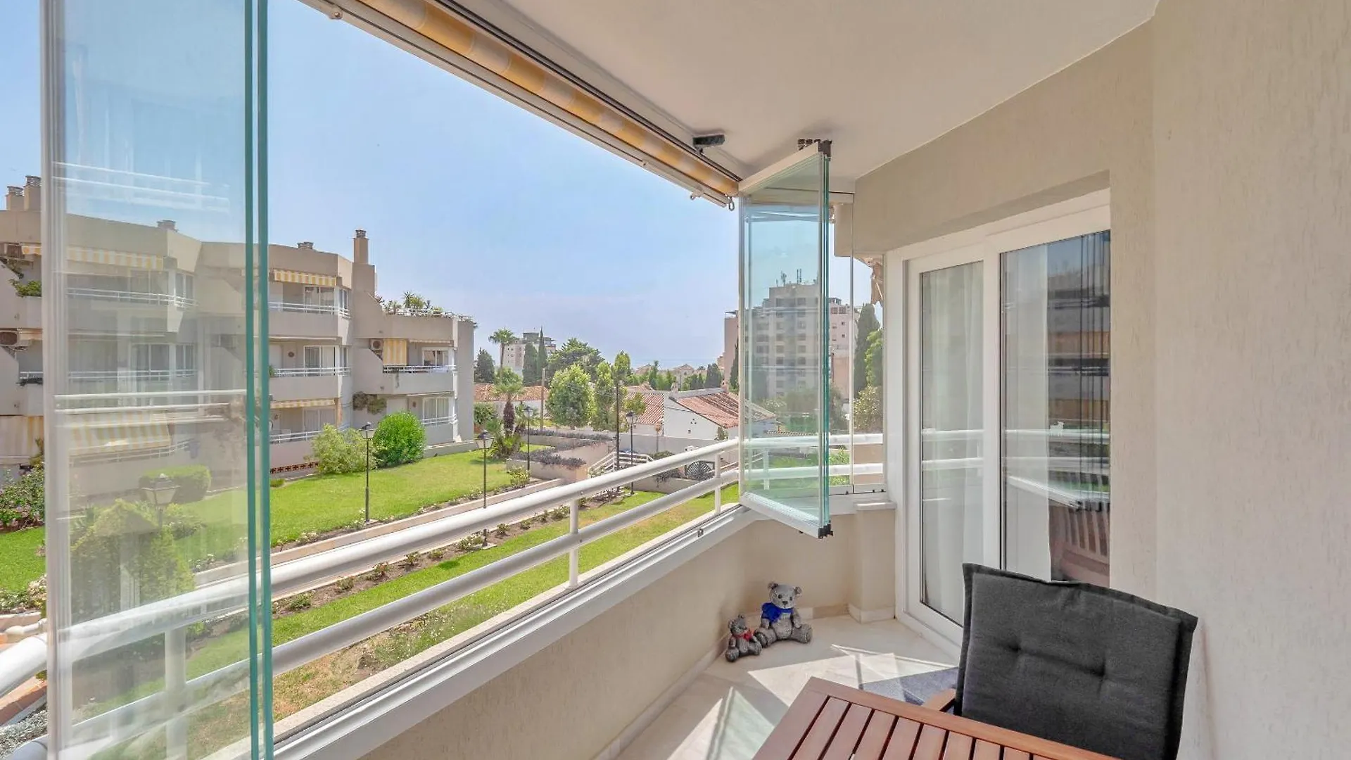 Dona Carlota Living Apartment Torremolinos Spain