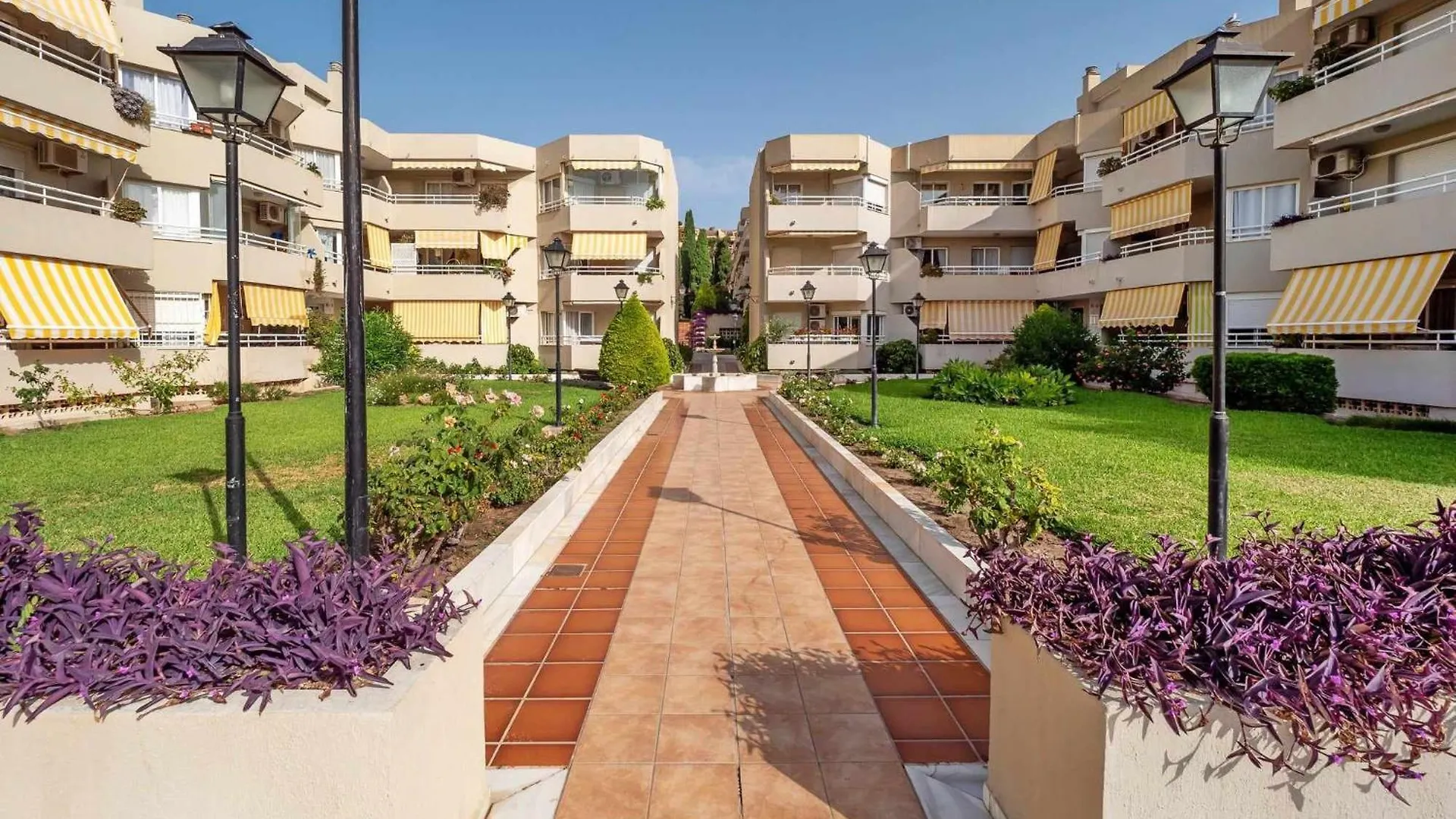 Dona Carlota Living Apartment Torremolinos 0*,  Spain